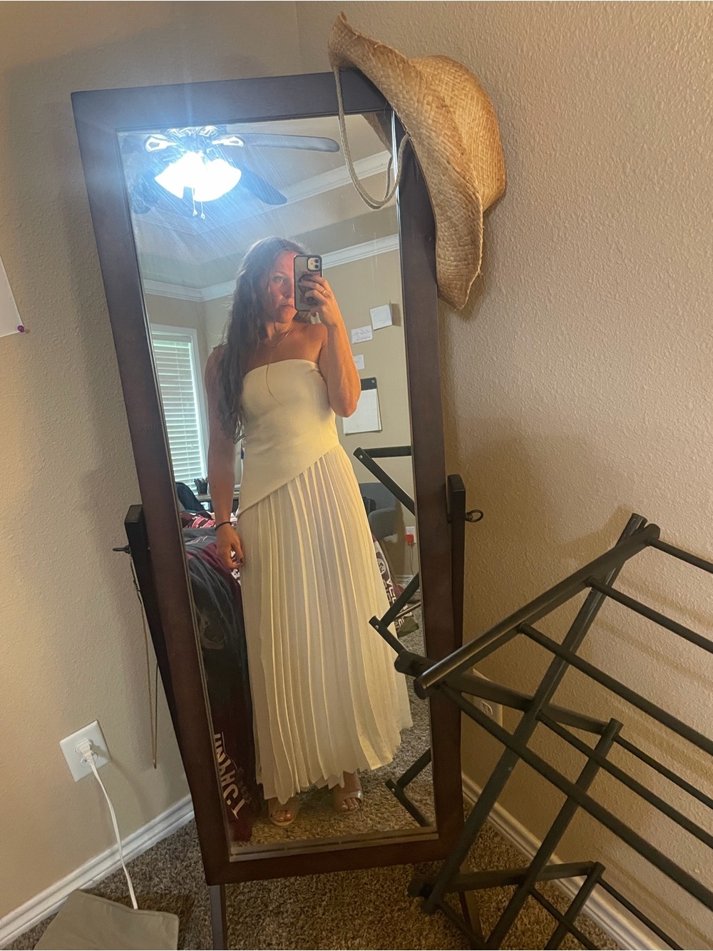 Commense White Pleated Dress - Picture 3 of 5